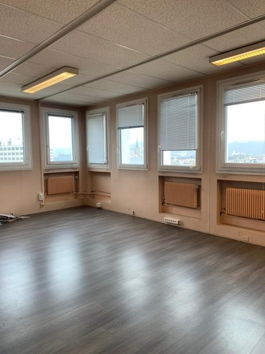Fonds et murs commerciaux a vendre Rouen 76000 Seine-Maritime 571 m2  285000 euros