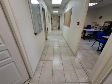 Fonds et murs commerciaux a vendre Saintes 17100 Charente-Maritime 249 m2  355000 euros