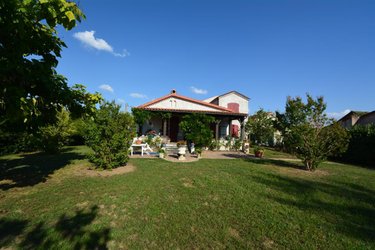 Viager maison Mozac 63200 Puy-de-Dôme 205 m2 9 pièces 70000 euros