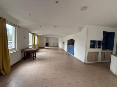 Fonds et murs commerciaux a vendre Orbec 14290 Calvados 175 m2  76920 euros