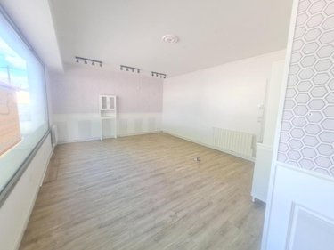 Location fonds et murs commerciaux Montoire-sur-le-Loir 41800 Loir-et-Cher 28 m2  500 euros