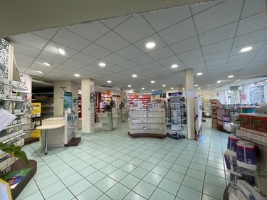 Fonds et murs commerciaux a vendre Locminé 56500 Morbihan 290 m2  230080 euros