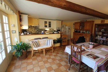 Maison a vendre Saintes 17100 Charente-Maritime 199 m2 5 pièces 262300 euros