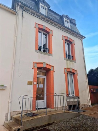 Immeuble a vendre Uzel 22460 Côtes-d'Armor 80 m2  100035 euros