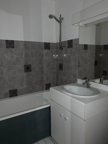Location appartement Rouen 76000 Seine-Maritime 27 m2 1 pièce 451 euros