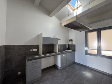 Fonds et murs commerciaux a vendre Saint-Martin-de-Ré 17410 Charente-Maritime 74 m2  269880 euros