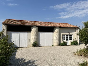Maison a vendre Vouillé-les-Marais 85450 Vendée 145 m2 6 pièces 285350 euros