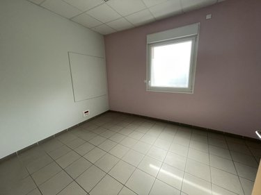 Fonds et murs commerciaux a vendre Cormontreuil 51350 Marne 1053 m2  2070000 euros