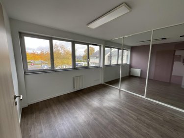 Fonds et murs commerciaux a vendre Ploemeur 56270 Morbihan 50 m2  136120 euros