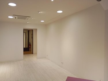 Location fonds et murs commerciaux Bourg-en-Bresse 01000 Ain 66 m2  706 euros