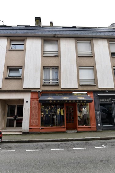 Fonds et murs commerciaux a vendre Laval 53000 Mayenne 68 m2  146000 euros