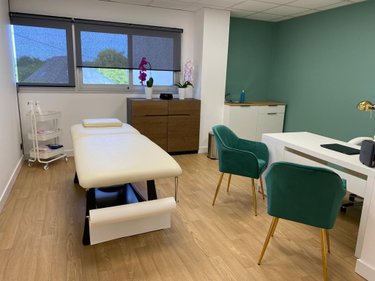 Location fonds et murs commerciaux Ploemeur 56270 Morbihan 15 m2  650 euros