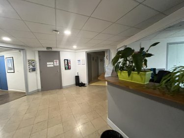 Fonds et murs commerciaux a vendre Besançon 25000 Doubs 437 m2  590000 euros