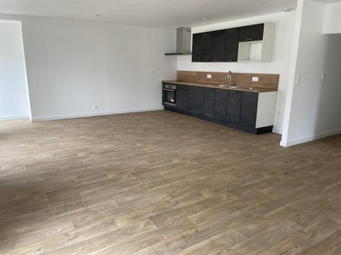 Location appartement Plougoumelen 56400 Morbihan 84 m2  850 euros