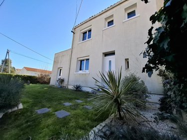 Maison a vendre Saintes 17100 Charente-Maritime 75 m2 4 pièces 199348 euros