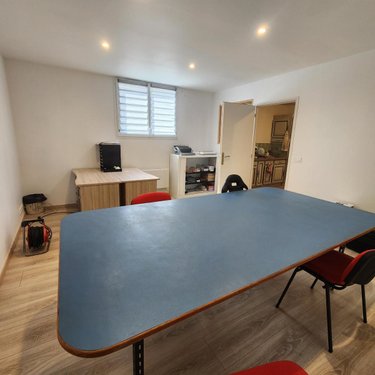 Fonds et murs commerciaux a vendre Cherré-Au 72400 Sarthe 240 m2  275600 euros