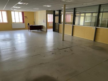 Location fonds et murs commerciaux Caudry 59540 Nord 626 m2  2000 euros