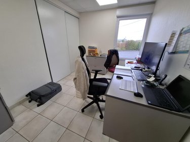 Fonds et murs commerciaux a vendre Saintes 17100 Charente-Maritime 249 m2  355000 euros