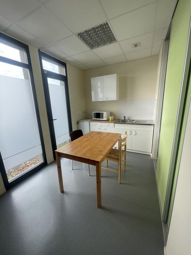 Fonds et murs commerciaux a vendre Vannes 56000 Morbihan 124 m2  330750 euros