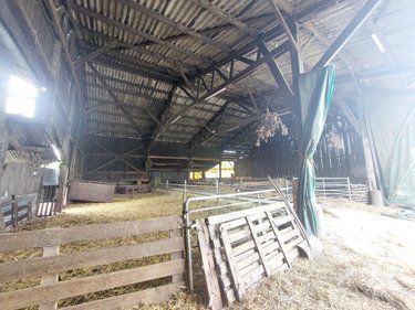 Bien agricole a vendre Montjean 53320 Mayenne 9397 m2  106000 euros