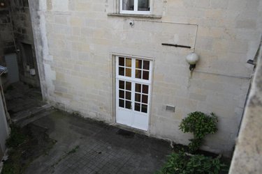 Location fonds et murs commerciaux Dole 39100 Jura 89 m2  950 euros