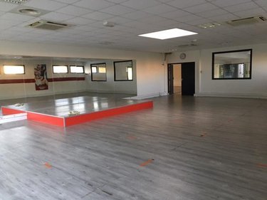 Fonds et murs commerciaux a vendre Sablé-sur-Sarthe 72300 Sarthe 900 m2  1040000 euros