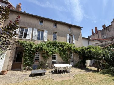 Maison a vendre Cholet 49300 Maine-et-Loire 258 m2 9 pièces 375600 euros