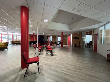 Fonds et murs commerciaux a vendre Laon 02000 Aisne 860 m2  1050000 euros