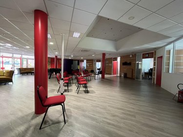 Fonds et murs commerciaux a vendre Laon 02000 Aisne 860 m2  999000 euros