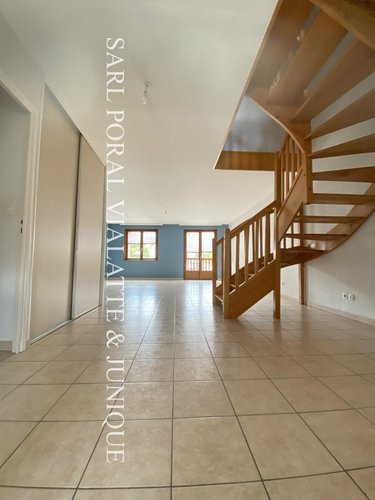 Location appartement Ambérieu-en-Bugey 01500 Ain 125 m2 4 pièces 1256 euros