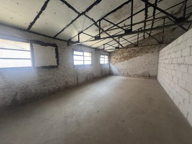 Fonds et murs commerciaux a vendre Cambrai 59400 Nord 750 m2  314400 euros