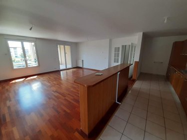Location appartement Divonne-les-Bains 01220 Ain 102 m2 3 pièces 2730 euros