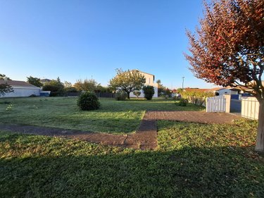 Terrain a batir a vendre Saujon 17600 Charente-Maritime 739 m2  115412 euros