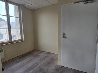 Location fonds et murs commerciaux Château-Gontier-sur-Mayenne 53200 Mayenne 105 m2  900 euros