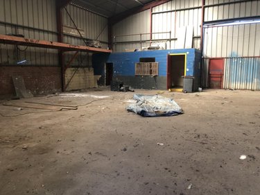 Fonds et murs commerciaux a vendre Busigny 59137 Nord 780 m2  209600 euros