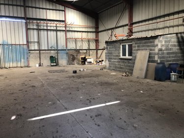 Fonds et murs commerciaux a vendre Busigny 59137 Nord 780 m2  209600 euros
