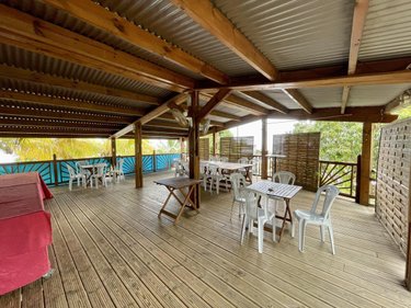 Fonds et murs commerciaux a vendre Saint-Leu 97436 Réunion 270 m2  529700 euros