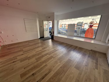 Location fonds et murs commerciaux Cambrai 59400 Nord 70 m2  1100 euros