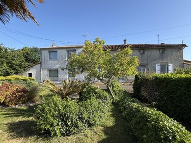 Maison a vendre Cholet 49300 Maine-et-Loire 222 m2 9 pièces 230560 euros