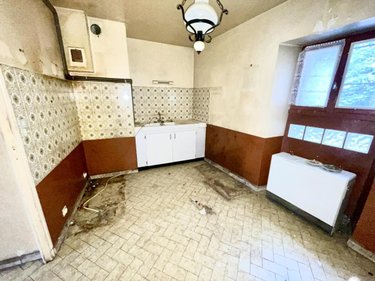 Immeuble a vendre Saint-Chély-d'Apcher 48200 Lozère 115 m2  101000 euros