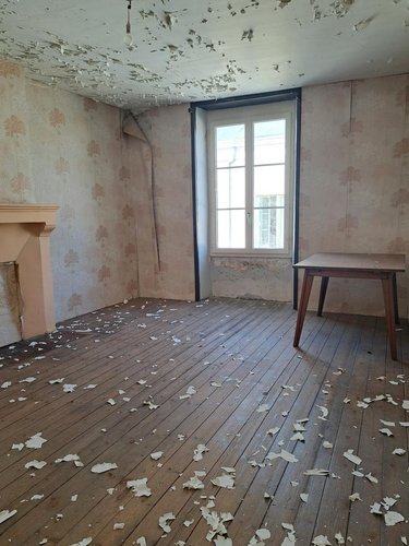 Immeuble a vendre Tennie 72240 Sarthe 160 m2  73500 euros