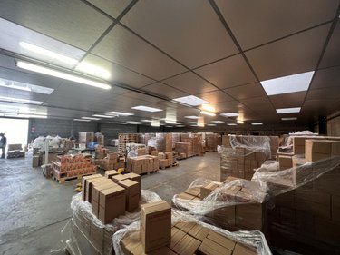 Location fonds et murs commerciaux Iwuy 59141 Nord 1300 m2  2700 euros