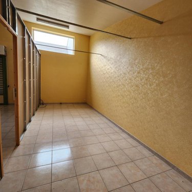 Fonds et murs commerciaux a vendre La-Ferté-Bernard 72400 Sarthe 232 m2  136500 euros