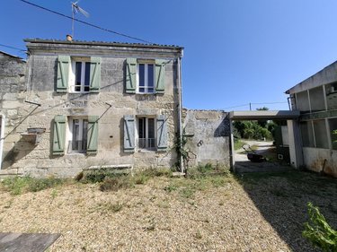 Immeuble a vendre Saintes 17100 Charente-Maritime 174 m2  251808 euros