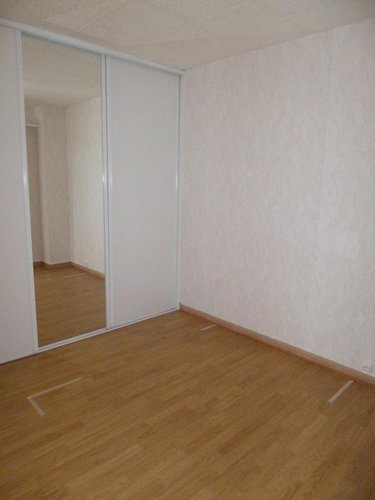 Location appartement Bourg-en-Bresse 01000 Ain 39 m2 1 pièce 505 euros