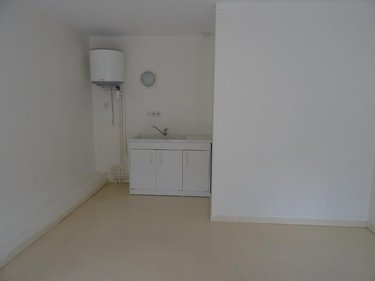 Location fonds et murs commerciaux Buellas 01310 Ain 100 m2  650 euros
