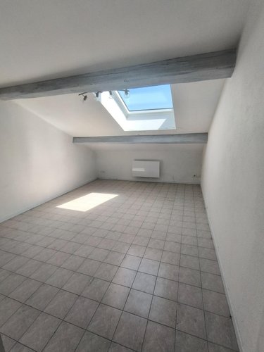 Location appartement Bourg-en-Bresse 01000 Ain 22 m2 1 pièce 320 euros