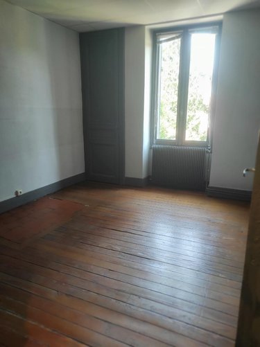 Location fonds et murs commerciaux Bourg-en-Bresse 01000 Ain 50 m2  655 euros