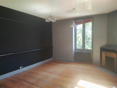 Location fonds et murs commerciaux Bourg-en-Bresse 01000 Ain 62 m2  655 euros