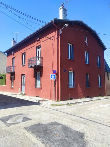 Location fonds et murs commerciaux Bourg-en-Bresse 01000 Ain 50 m2  655 euros